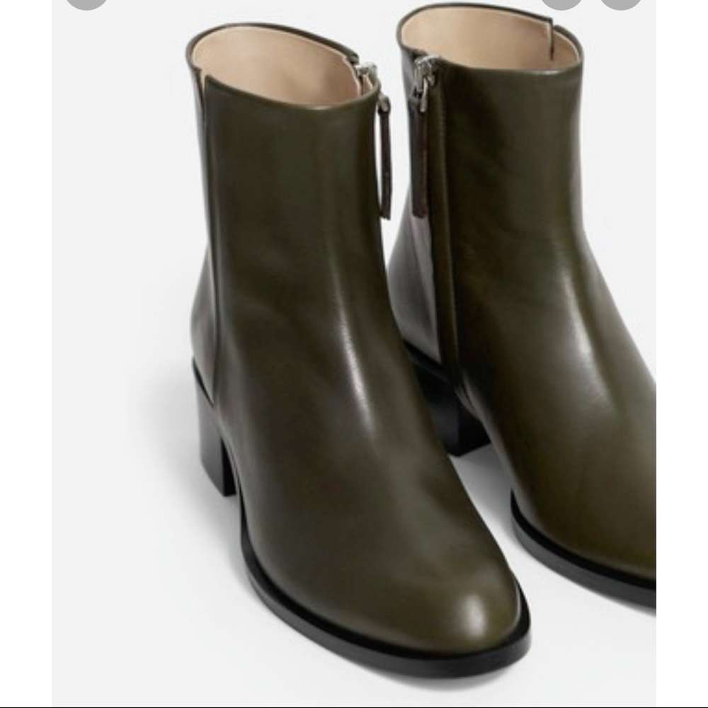 Theory NWT gloss slit boot in olive green